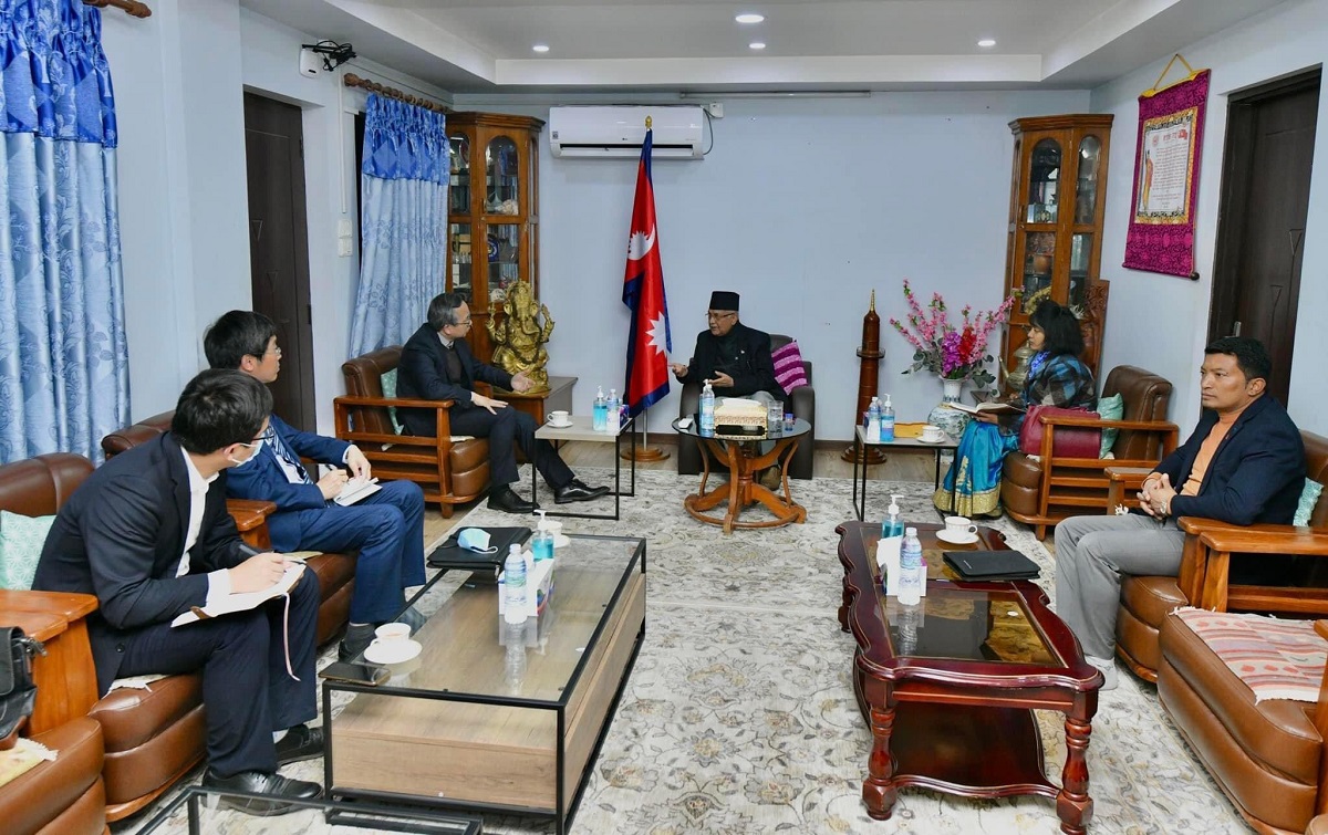 केपी ओलीलाई भेट्न चिनियाँ राजदूत बालकोट पुगे