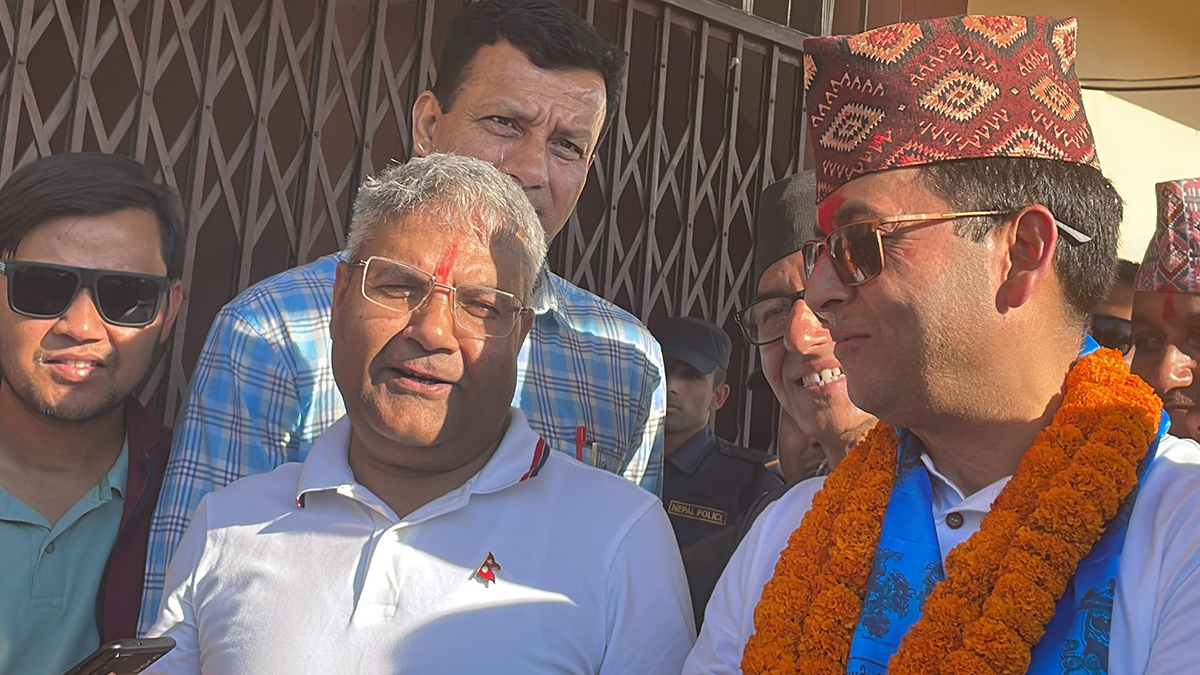 पहिले घन्टीमा भोट हाल्नेहरू अब शंख बजाएर सूर्यको आरती गर्छन् : गोकुल बाँस्कोटा