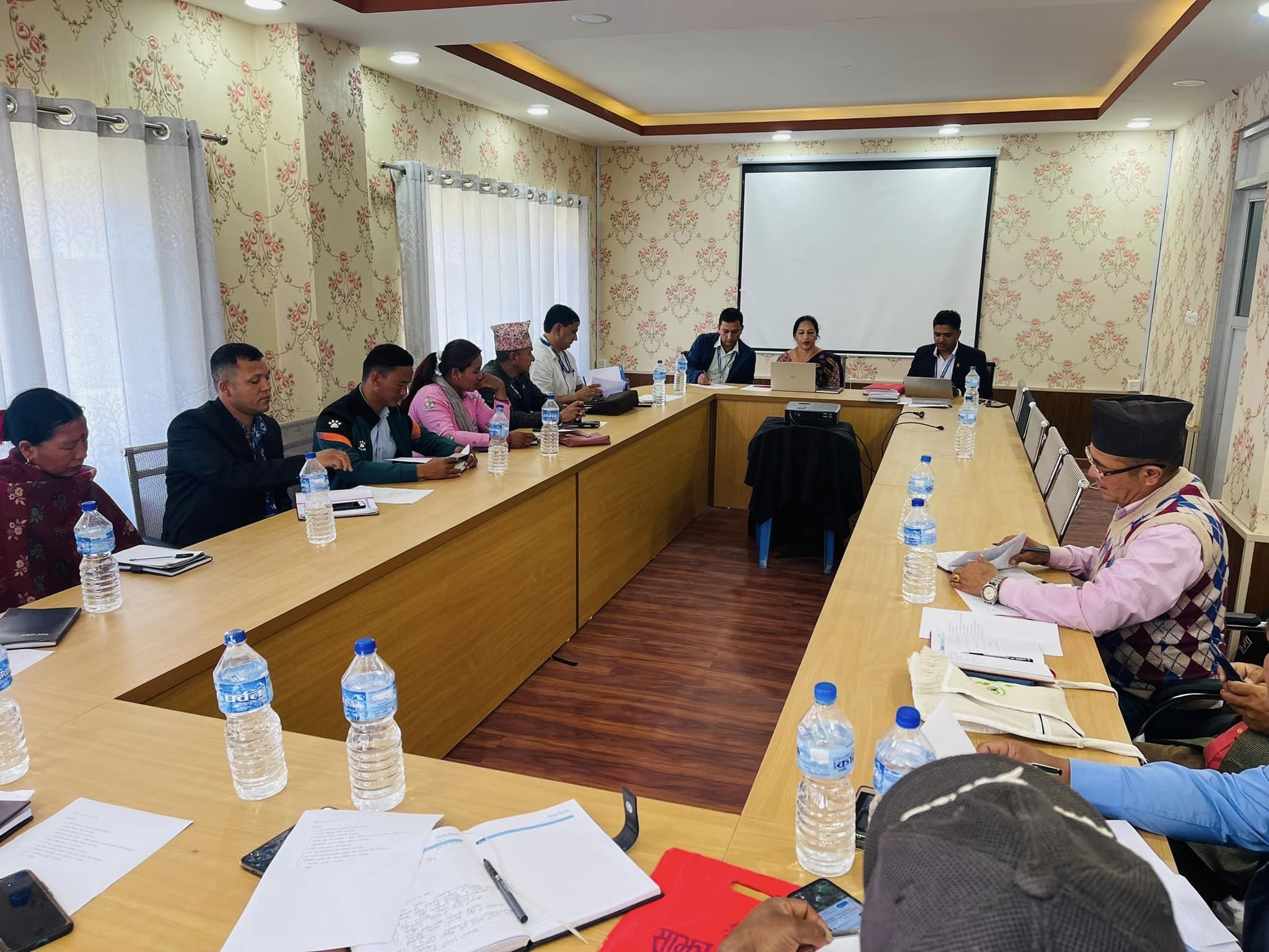 एक विद्यालयकाे बजेट अर्को विद्यालयमा राख्ने निर्णयबाट पछि हट्यो बडिगाड गाउँपालिका