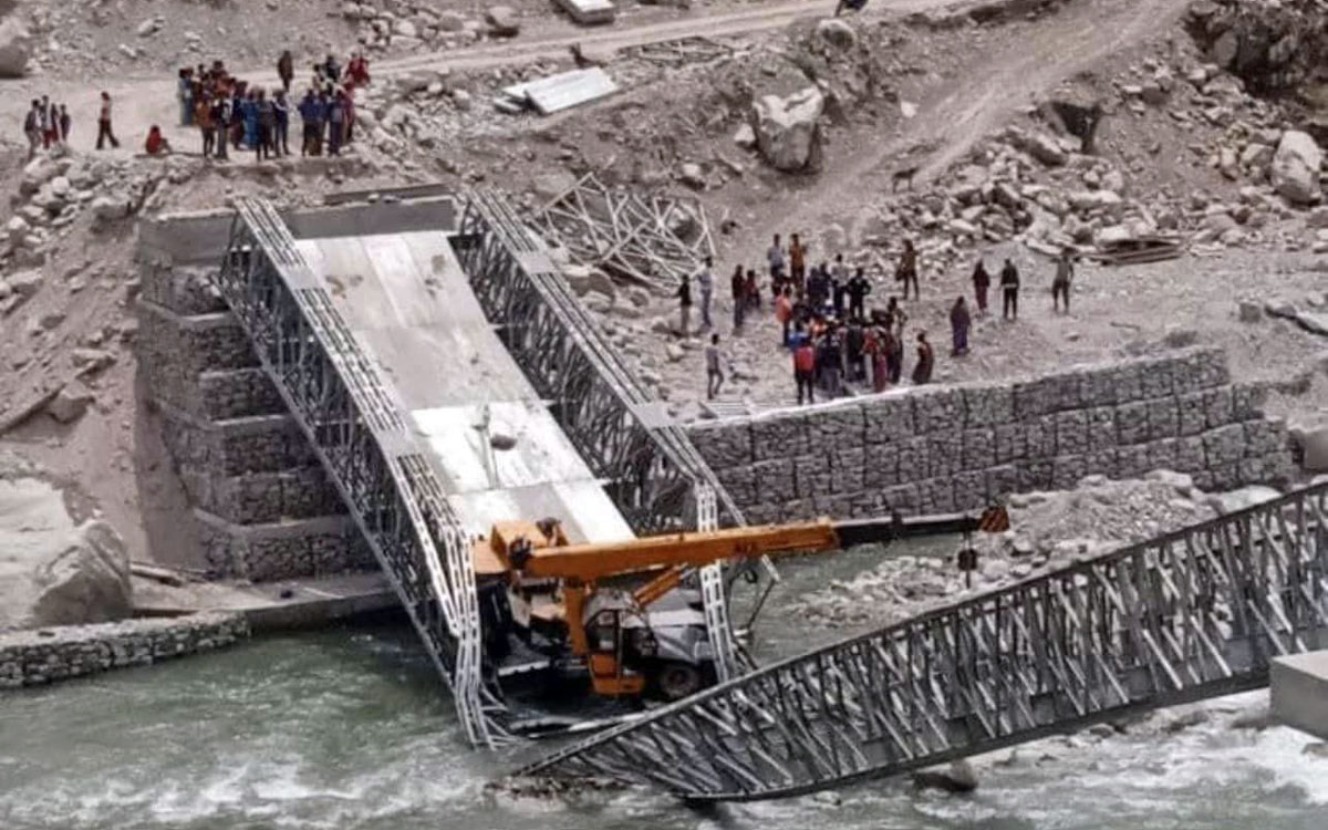 भेरी नदीमा निर्माणाधीन बेलिब्रिज भाच्चिँदा २ जनाको मृत्यु