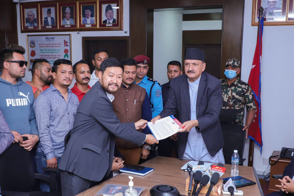 अयोग्य लडाकुलाई रकम दिने निर्णय मलाई जानकारी छैन : अर्थमन्त्री महत