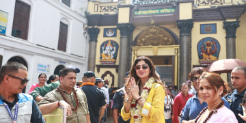बलिउड अभिनेत्री शेट्टीद्वारा पशुपतिनाथमा पूजा, आराधना