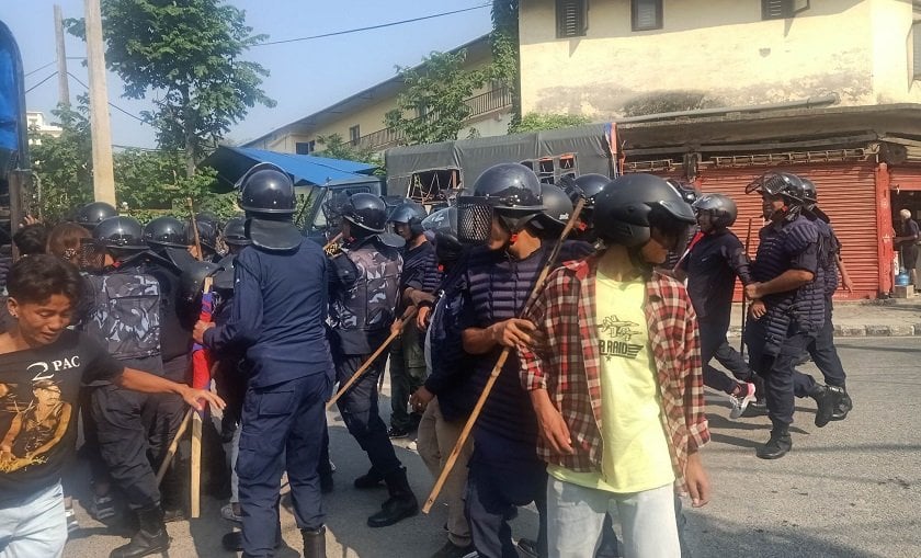 कोशी प्रदेशसभाको बजेट अधिवेशन सुरु हुनुअघि आन्दोलनमा उत्रिएका १३ जना एलभी फोर्सका कार्यकर्ता पक्राउ