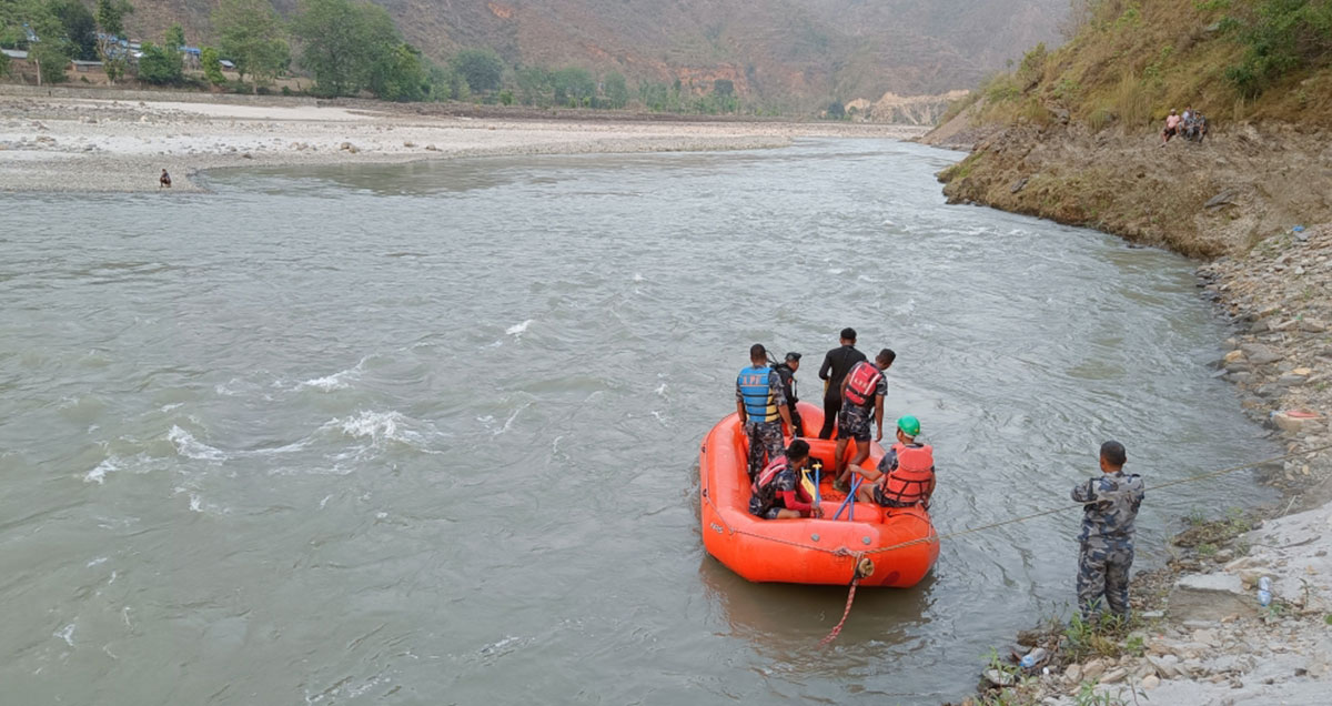 यात्रुसहितको बार सुनकोशीमा बेपत्ता
