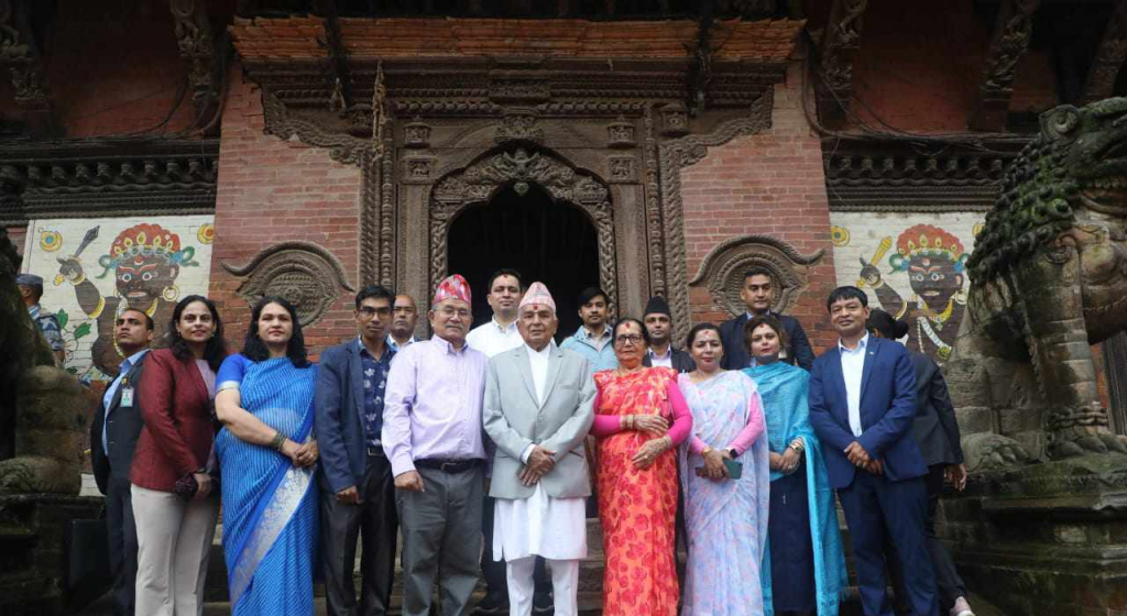 राष्ट्रपति पौडेलद्वारा कृष्ण मन्दिरको दर्शन