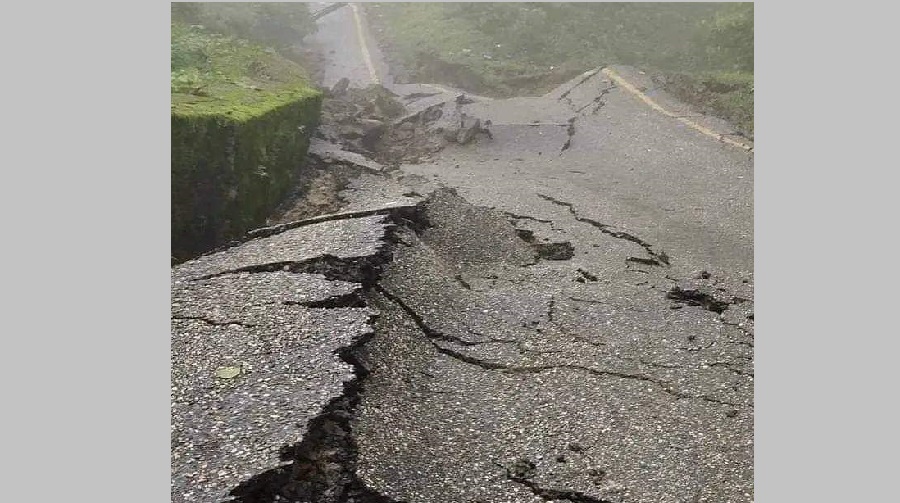 सडक भासिँदा पूर्वपश्चिम राजमार्ग अवरुद्ध