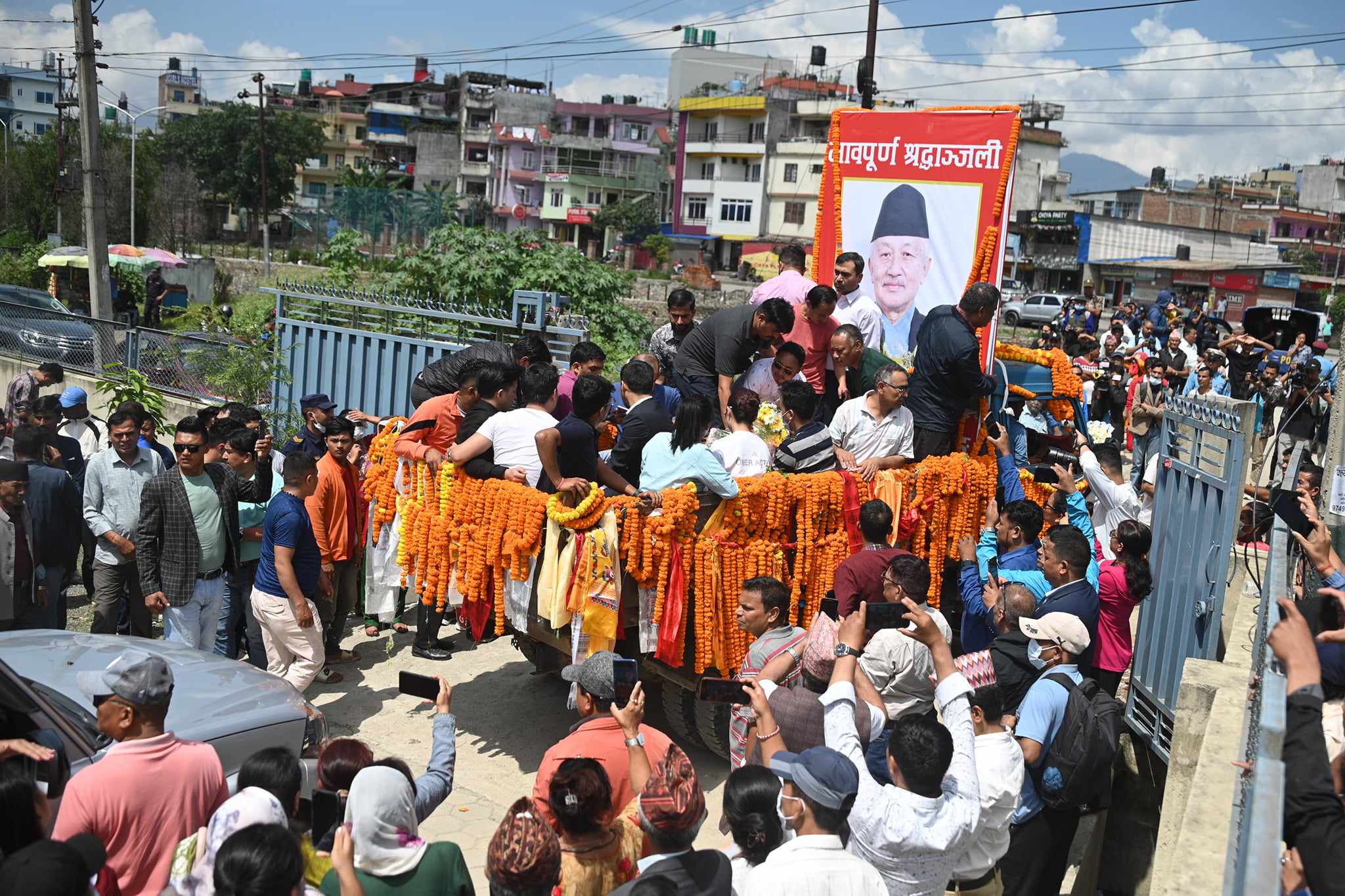 एमाले मुख्यालयबाट निजी निवास लगियो नेम्वाङको पार्थिव शरीर