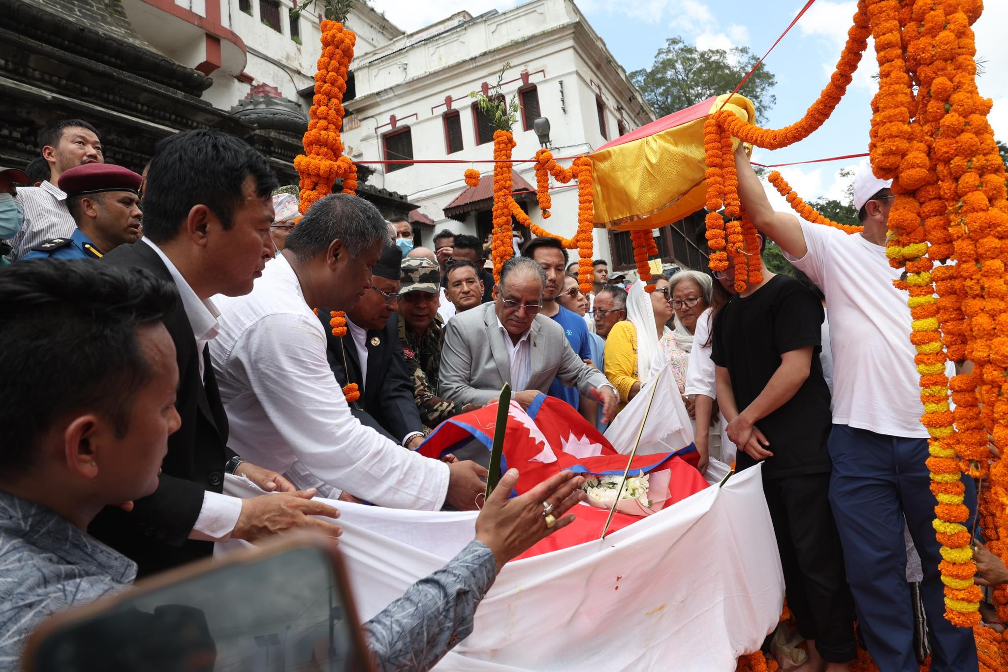 सुवास नेम्वाङलाई छोरारूले दिए दागबत्ती