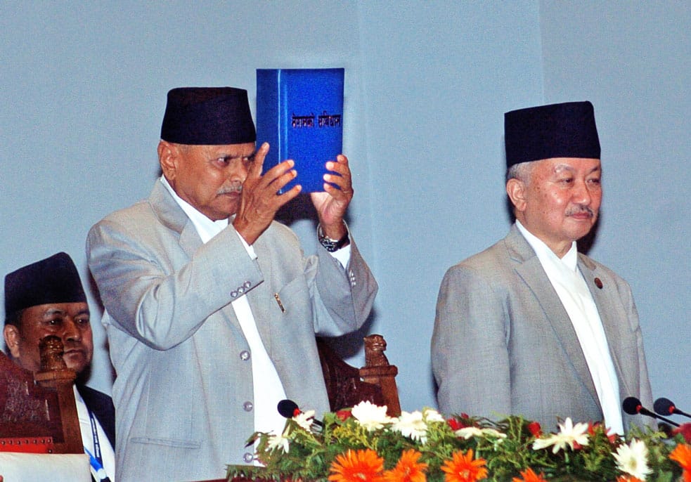 संविधान जारी भएको ८ वर्ष पूरा, कार्यान्वयन पक्ष फितलाे