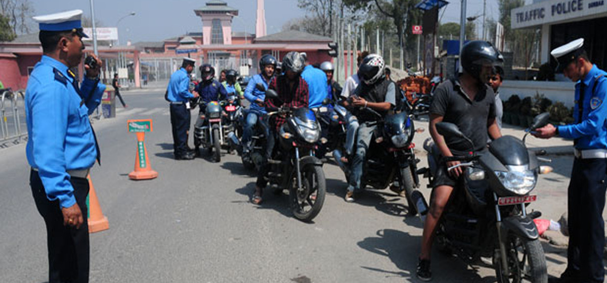 ट्राफिक कारबाही : २४ घण्टामा चार लाख ७९ हजार राजस्व सङ्कलन
