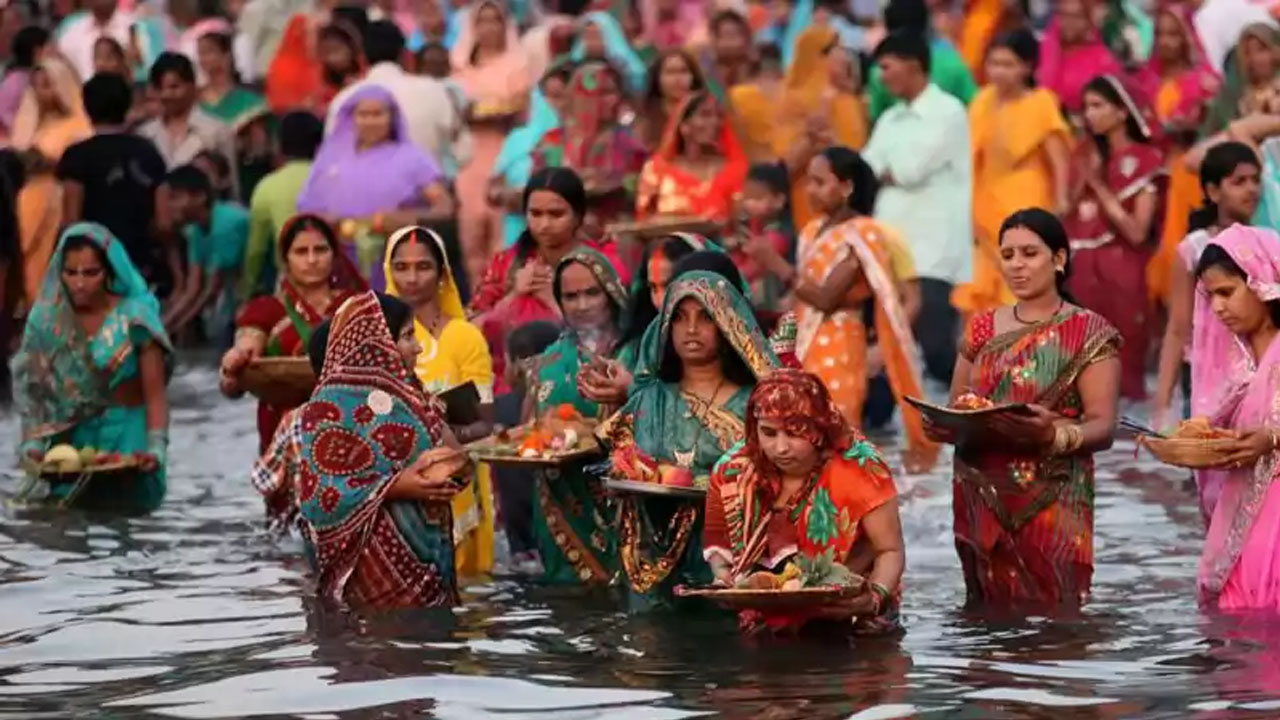 उदाउँदो सूर्यलाई अर्घ्य दिएसँगै सकियो छठपर्व