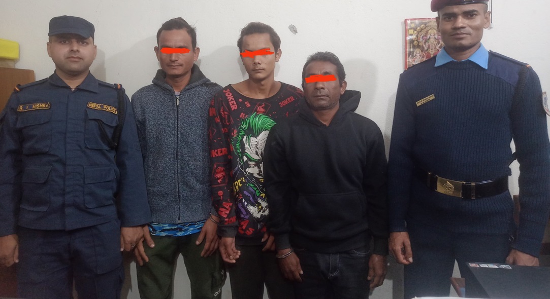 युवतीलाई सामूहिक बलात्कार गरेको आरोपमा तीन जना पक्राउ
