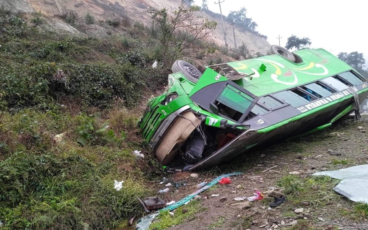 तनहुँमा बस दुर्घटना हुँदा ३२ जना घाइते