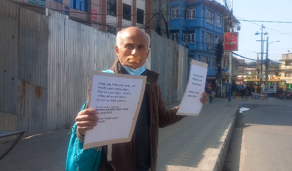 माइतीघरबाट डा. गोविन्द केसी पक्राउ