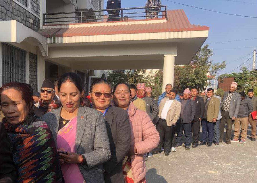 राष्ट्रियसभा निर्वाचन : गण्डकीमा फरार मेयर देवकुमार नेपालीबाहेक सबैले गरे मतदान
