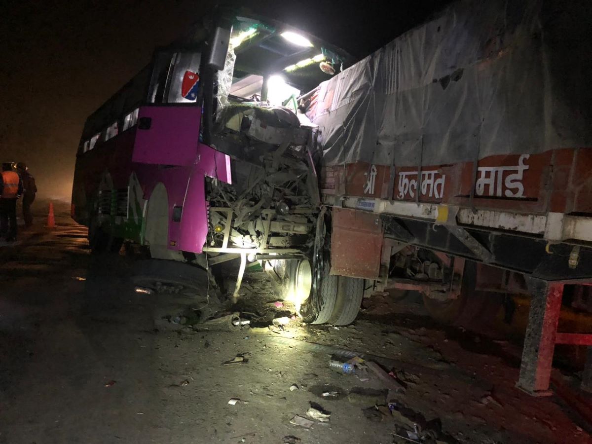 काठमाडौं आउँदै गरेको बस दुर्घटना