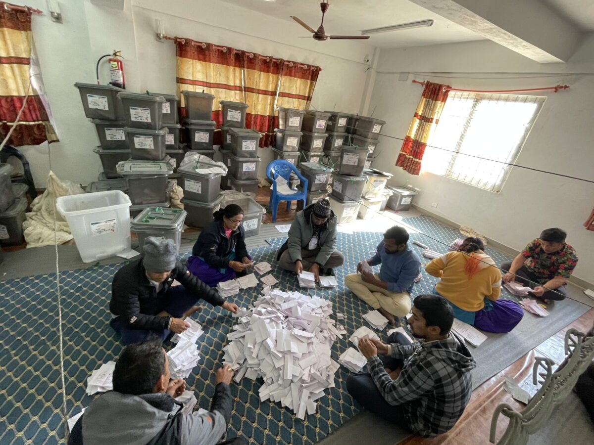 बागलुङ - २ : देवेन्द्र पौडेल २,२८५ मतले अग्रता