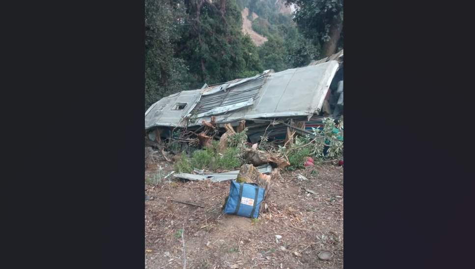 बस दुर्घटना : घाइतेहरू मध्ये ५ जना पाेखरा रेफर, अन्यकाे अवस्था कस्ताे छ ?