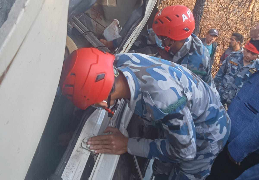 पोखराबाट सल्यानतर्फ जाँदै गरेको जिप दुर्घटना, दुई जनाको मृत्यु
