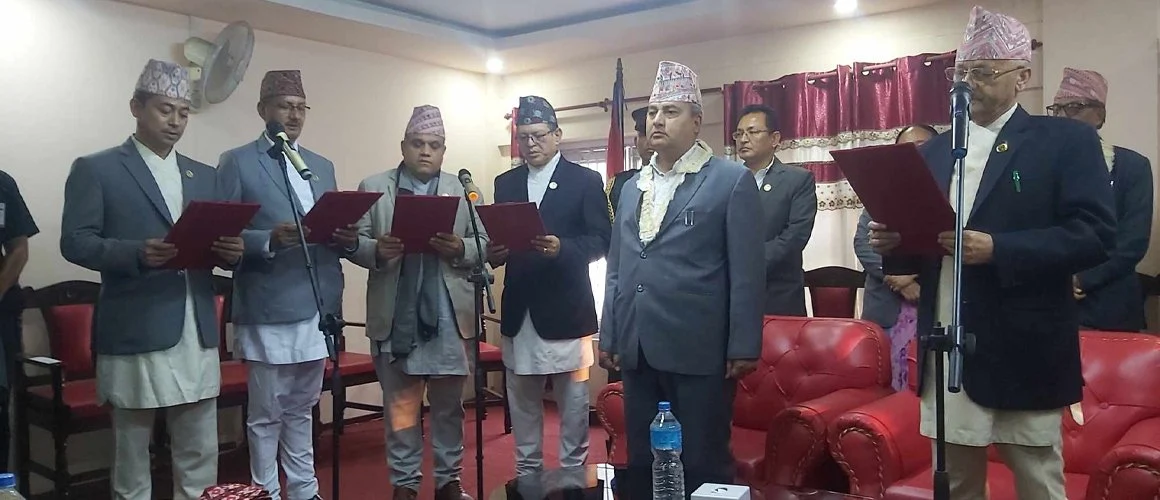 बागमतीमा एमालेबाट चार मन्त्रीले लिए शपथ