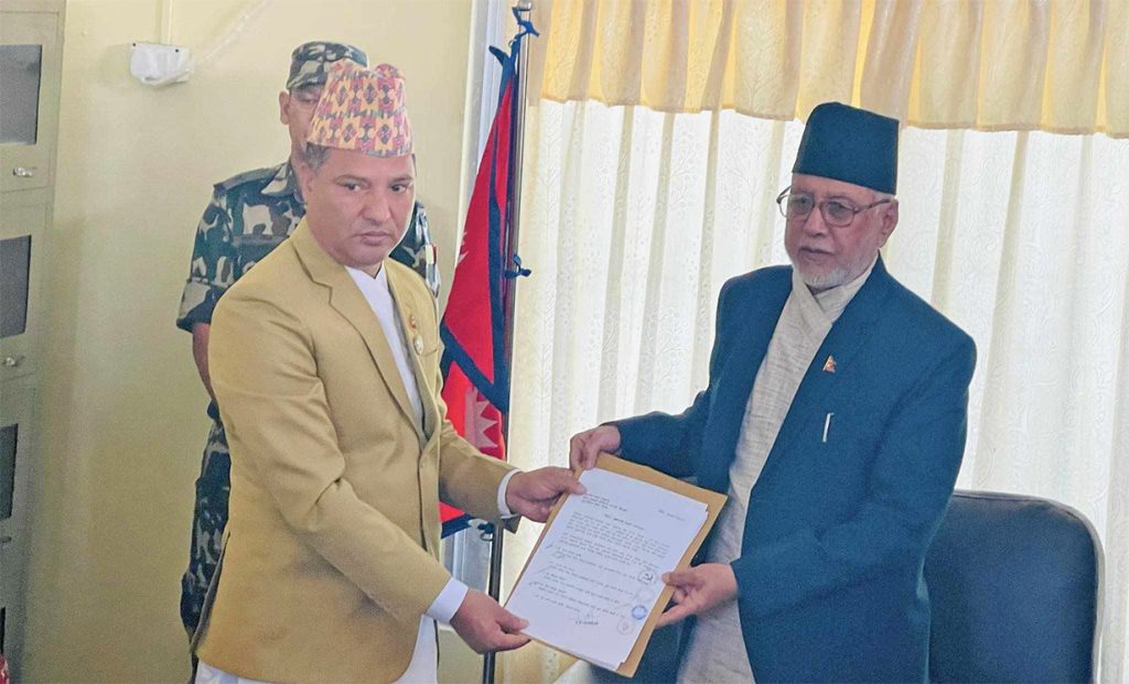 सुदूरपश्चिमको मुख्यमन्त्रीमा नेकपा एसका दीर्घ सोडारी नियुक्त