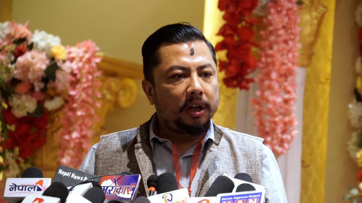 खल्तीमा राजीनामा पत्र बोकेर हिँडिरहेको छु : मन्त्री श्रेष्ठ