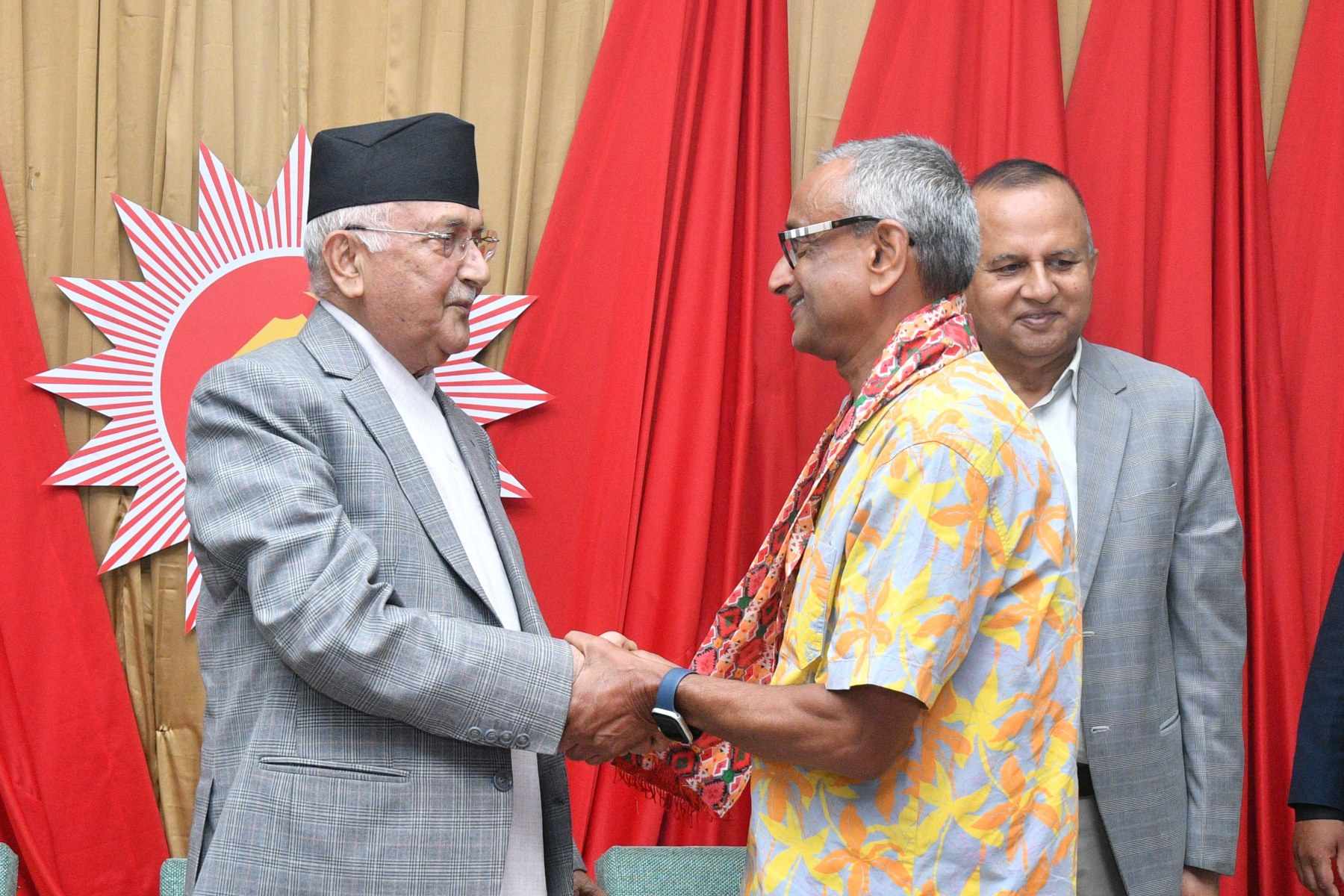 एमाले प्रवेश गरे कांग्रेस नेता जितेन्द्रनारायण देव