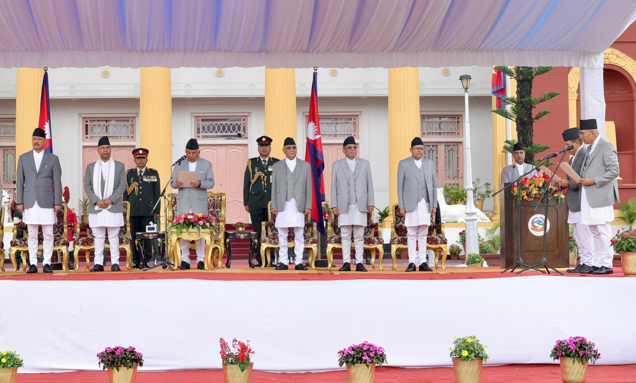 दुई उपप्रधान र १९ मन्त्रीले लिए शपथ, कसलाई कुन मन्त्रालयको जिम्मेवारी ?