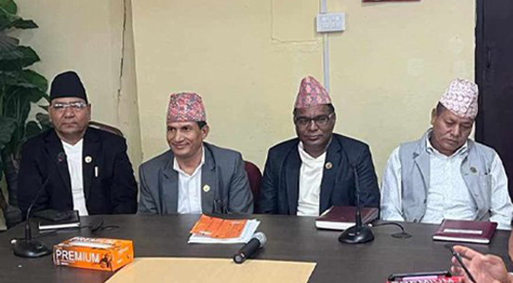 कर्णाली सरकारबाट बाहिरियो माओवादी, चार मन्त्रीले दिए राजीनामा