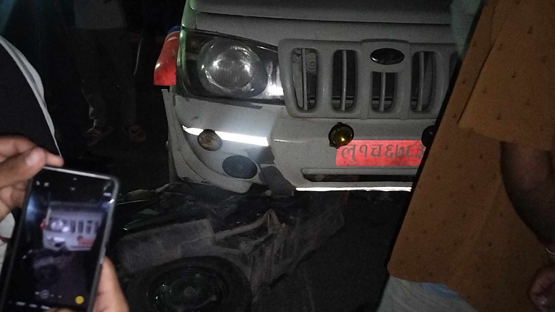 मोटरसाइकलले ठक्कर दिँदा अनियन्त्रित भएको स्कुटर गाडीसँग ठोक्किँदा युवतीको मृत्यु