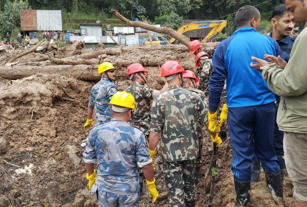 झ्याप्लेखोला पहिरोमा पुरिएर मृत्यु हुनेको संख्या ३५ पुग्यो