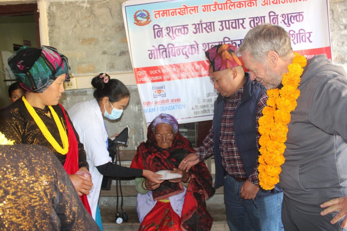 तमानखोलामा आँखा शिविर, ७८६ जनाले लिए सेवा