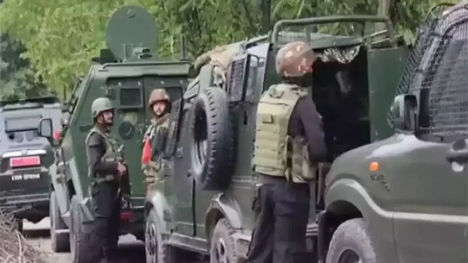 जम्मुकश्मिरमा आतंकवादी हमलामा एक नेपालीसहित २६ जनाको मृत्यु