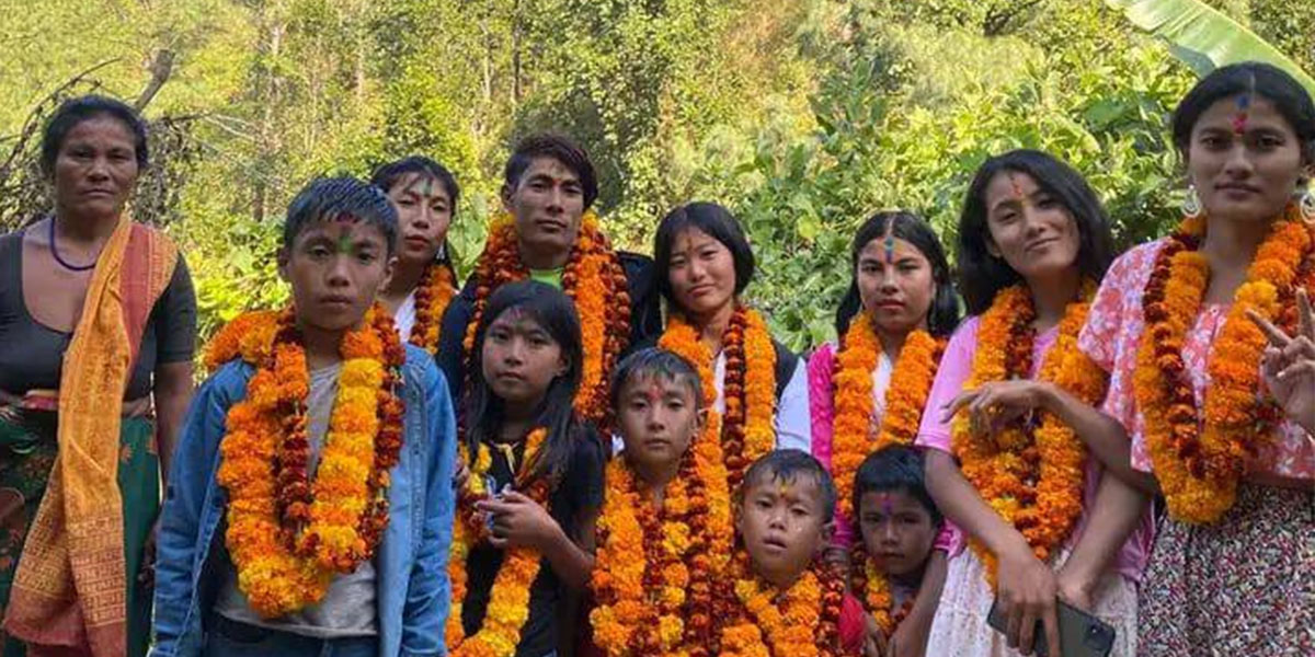 सिन्धुलीबाट बेपत्ता भए एकै परिवारका १६ जना (नामावलीसहित)