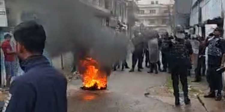 राजविराजमा प्रहरीविरुद्ध प्रदर्शन, ठूलो संख्यामा प्रहरी परिचालन