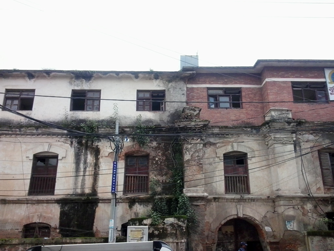 डिल्लीबजार कारागारमा कैदीबन्दीले लगाए आगो