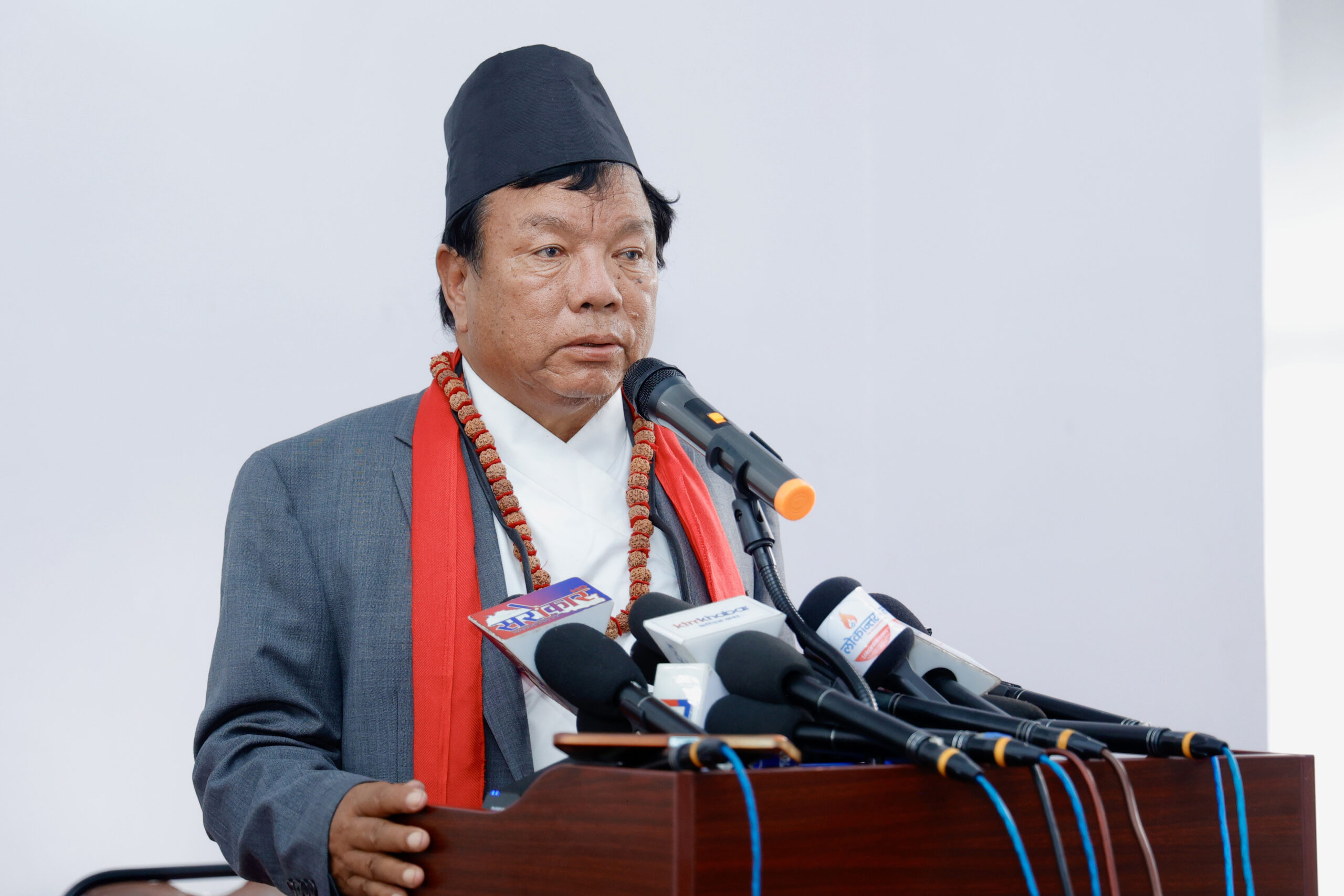 नवप्रवर्तन मन्त्रालय जिम्मेवारीमा महावीर पुन, आजै शपथ