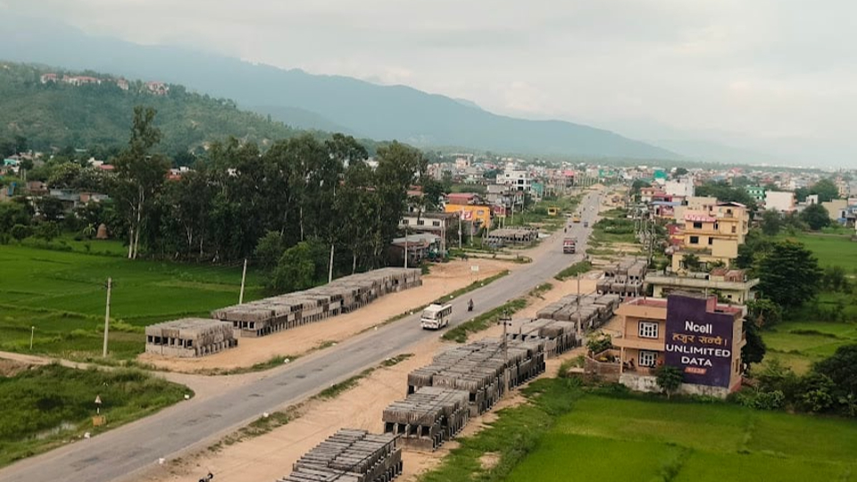सडक अलपत्र पार्ने १७ ठेक्का तोड्ने प्रक्रिया सुरु
