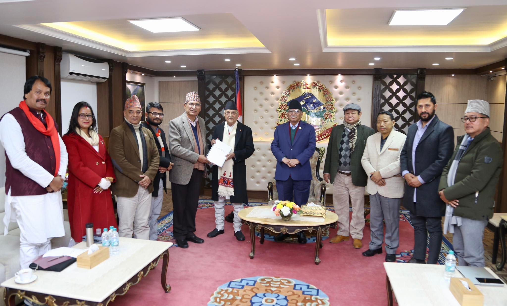 कार्यदलले शीर्ष नेताहरूलाई बुझायो प्रतिवेदन