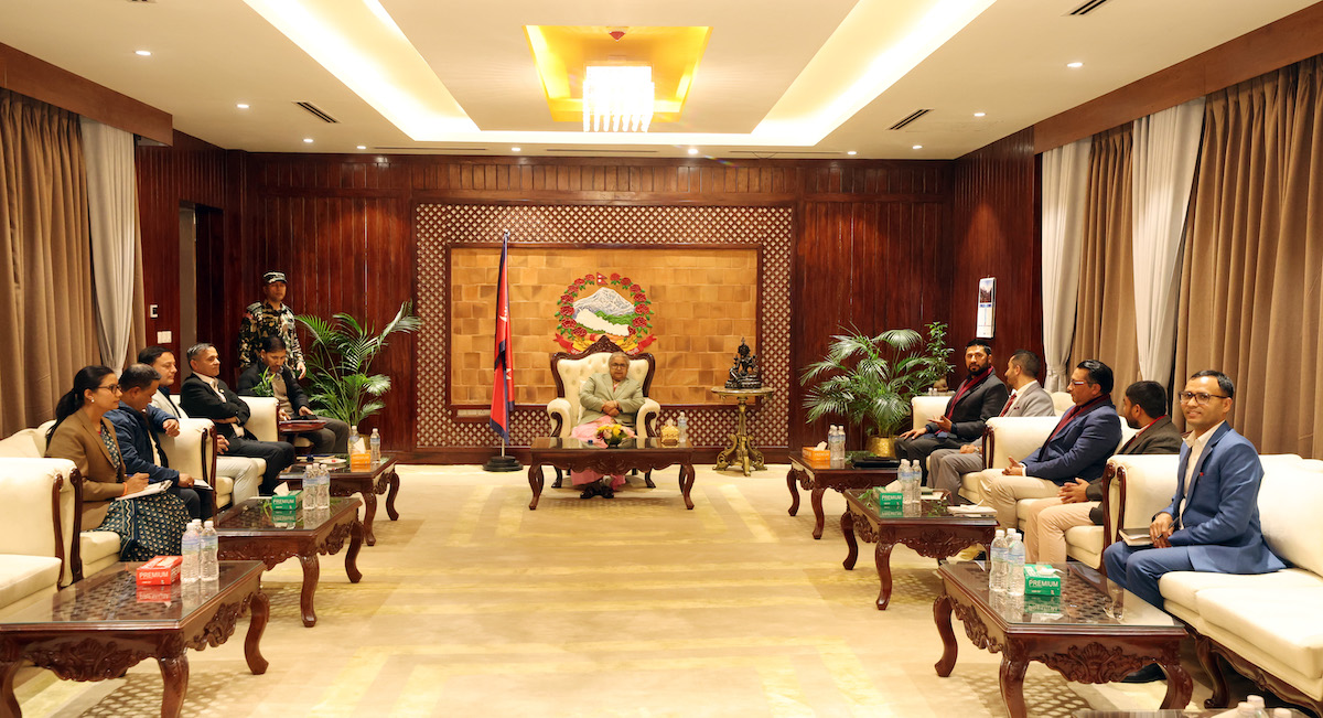 प्रधानमन्त्री भेट्न बालुवाटार पुगे रवि