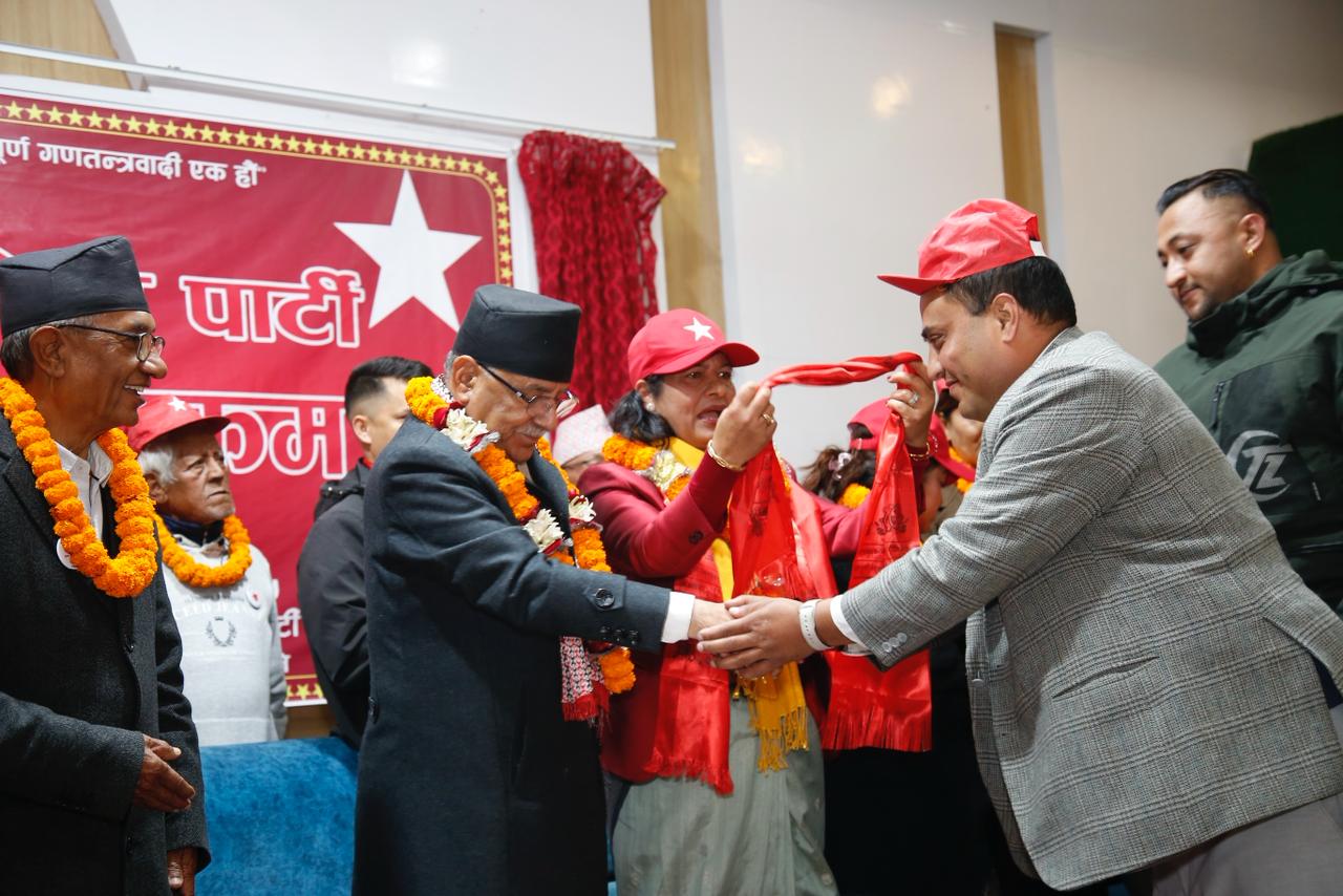 एमाले खेलकुद विभाग सदस्य श्रेष्ठसहितका नेता नेकपामा समाहित