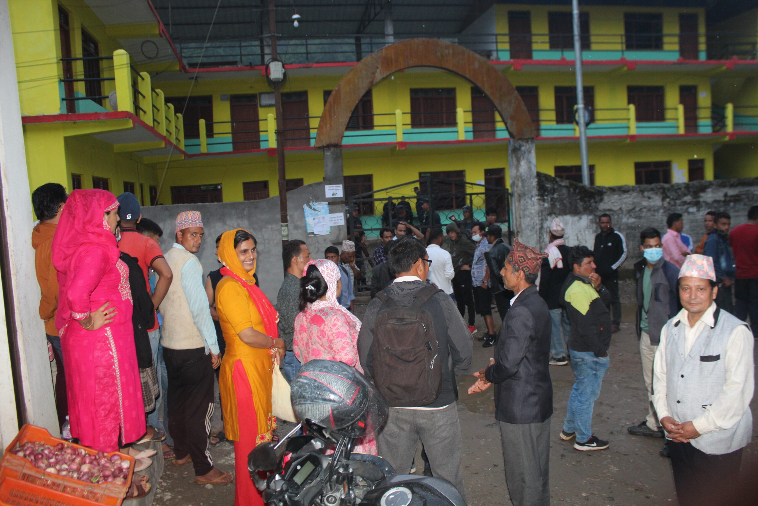 २४ घण्टा वितिसक्दा पनि बडिगाडमा शुरु भएन मतगणना, अधिकृत भन्छिन् –‘भोलि बिहान बोलाउँछु’