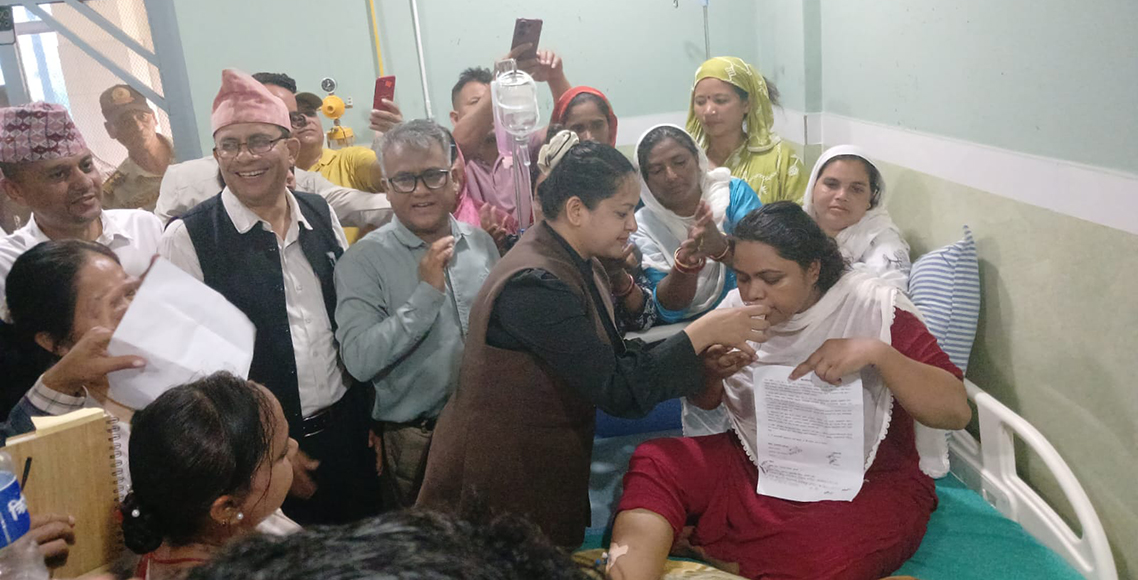सरकारसँग ५ बुँदे सहमतिपछि रुबी खानले २३औँ दिनमा तोडिन् अनशन