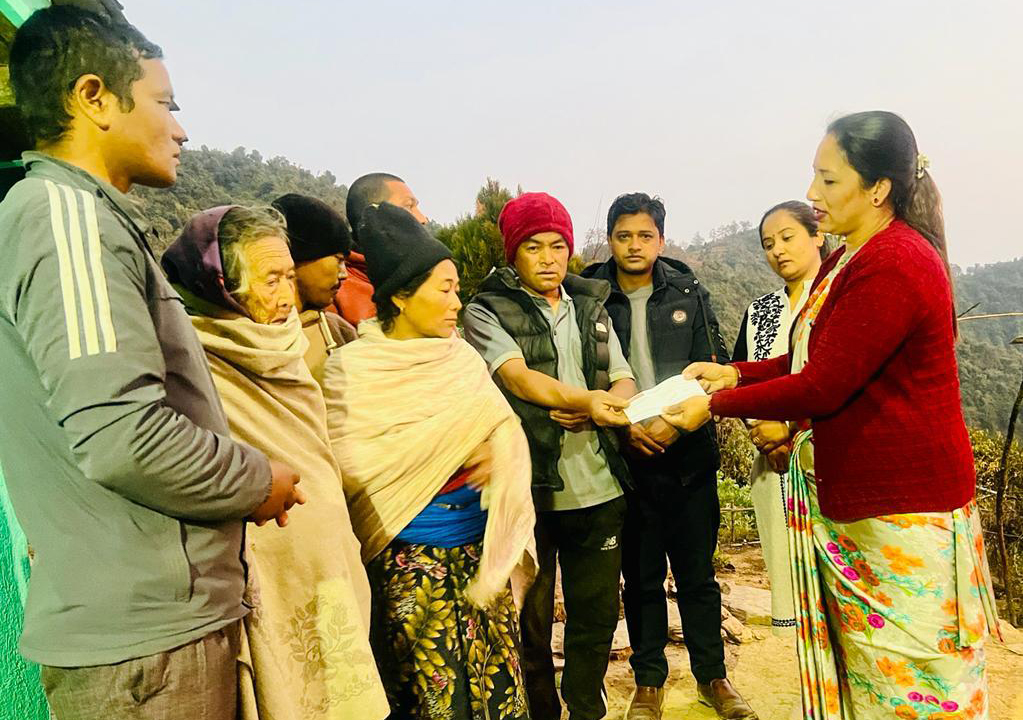 बडिगाड गाउँपालिकाद्वारा स्वर्गीय छन्त्यालको परिवारलाई आर्थिक सहयोग