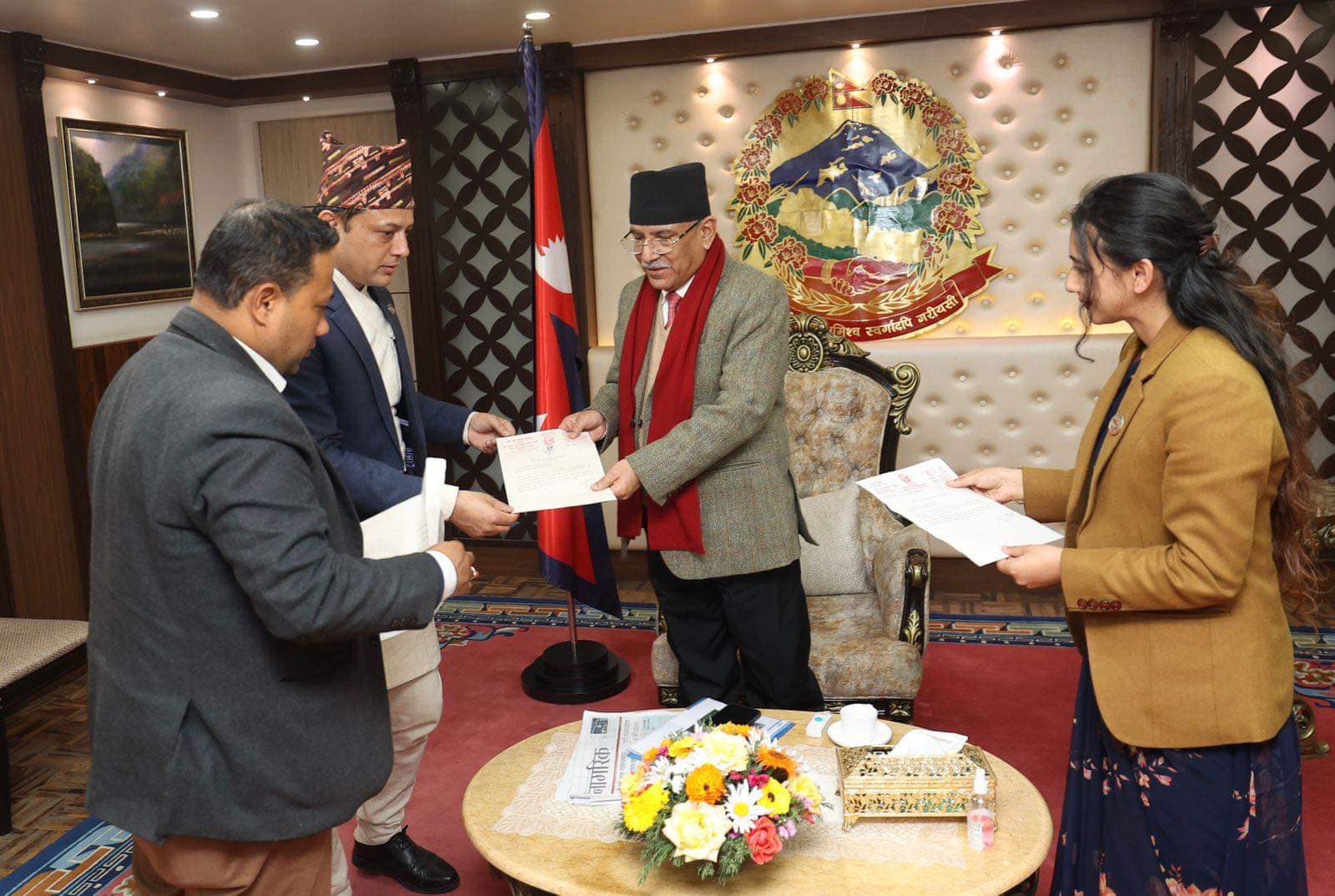 रास्वपाका तीन मन्त्रीले बुझाए राजीनामा