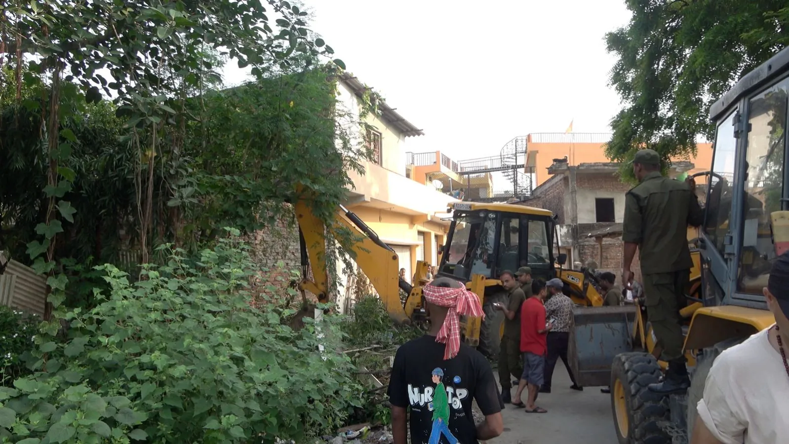 जनकपुरको पोखरी चलाइयो डोजर, सुरक्षाकर्मीको बाक्लो उपस्थिति