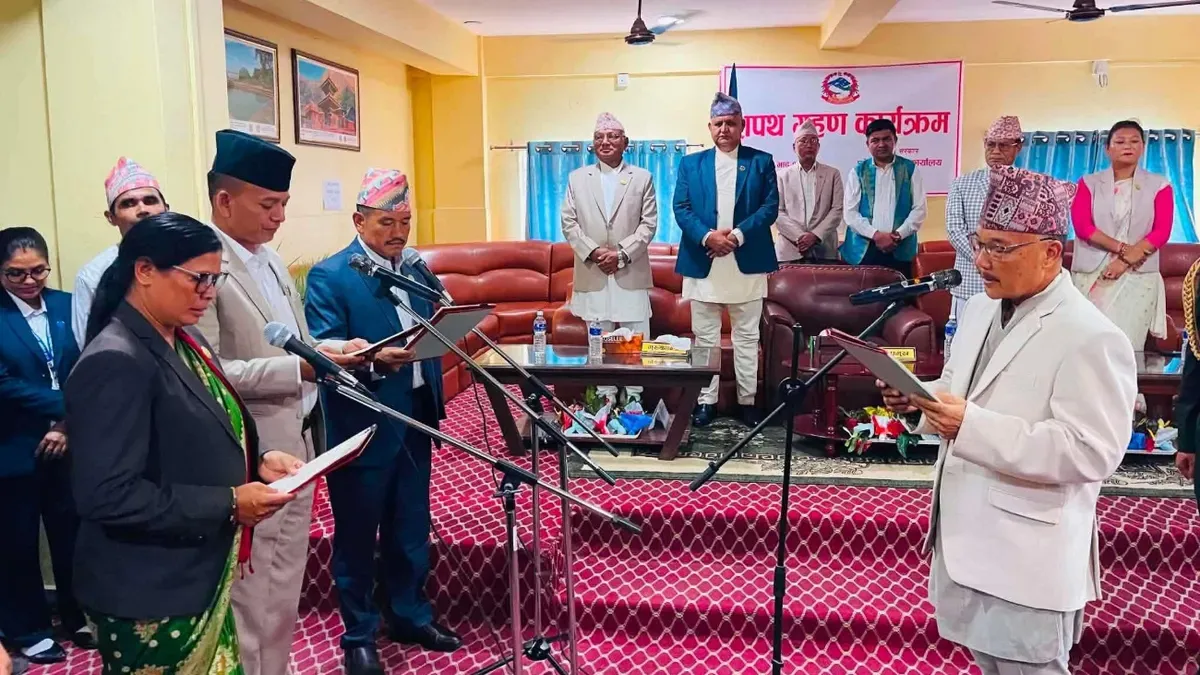 लुम्बिनीका तीन मन्त्रीले लिए पद तथा गोपनीयताको शपथ