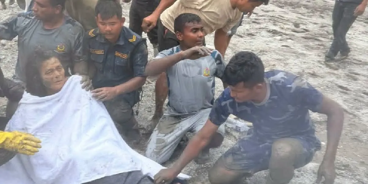 त्रिशूली बेत्रावती बजारबाट एक महिलाको जीवितै उद्धार