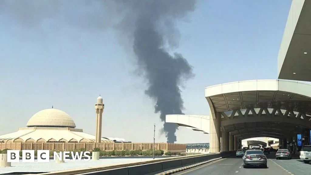 साउदीको राजधानी रियादमा ब्यालेस्टिक क्षेप्यास्त्र प्रहार गरेको हुथीको दाबी