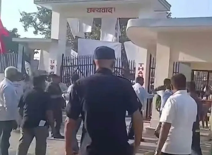 सुनसरी कांग्रेस : दुई समूहबिच हात हालाहाल, मतपेटिका प्रहरी कार्यालय पुर्याइयो